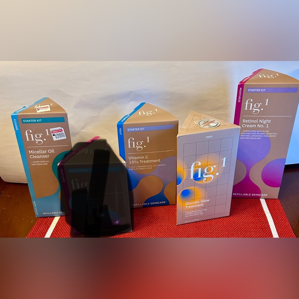 Fig. 1 BUNDLE LOT Skin Care Night Cream Vit C Treatment Glycolic Glow Cleanser